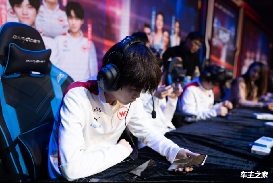 英雄联盟LOL中韩友谊赛，iG直接对阵T1？